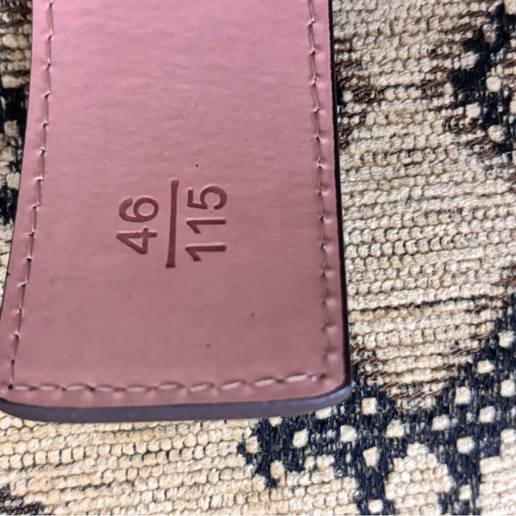 LV M-L or CD S-M UNISEX Fashionable Belt Fits
In excellent condition SEND OFFERS - Picture 6 of 13